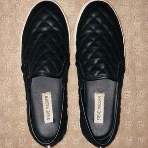 ✰ Steve Madden Slip On ✰